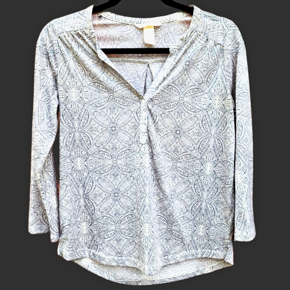 V Neck Grey Mandala 3/4 Sleeve Blouse Size XS